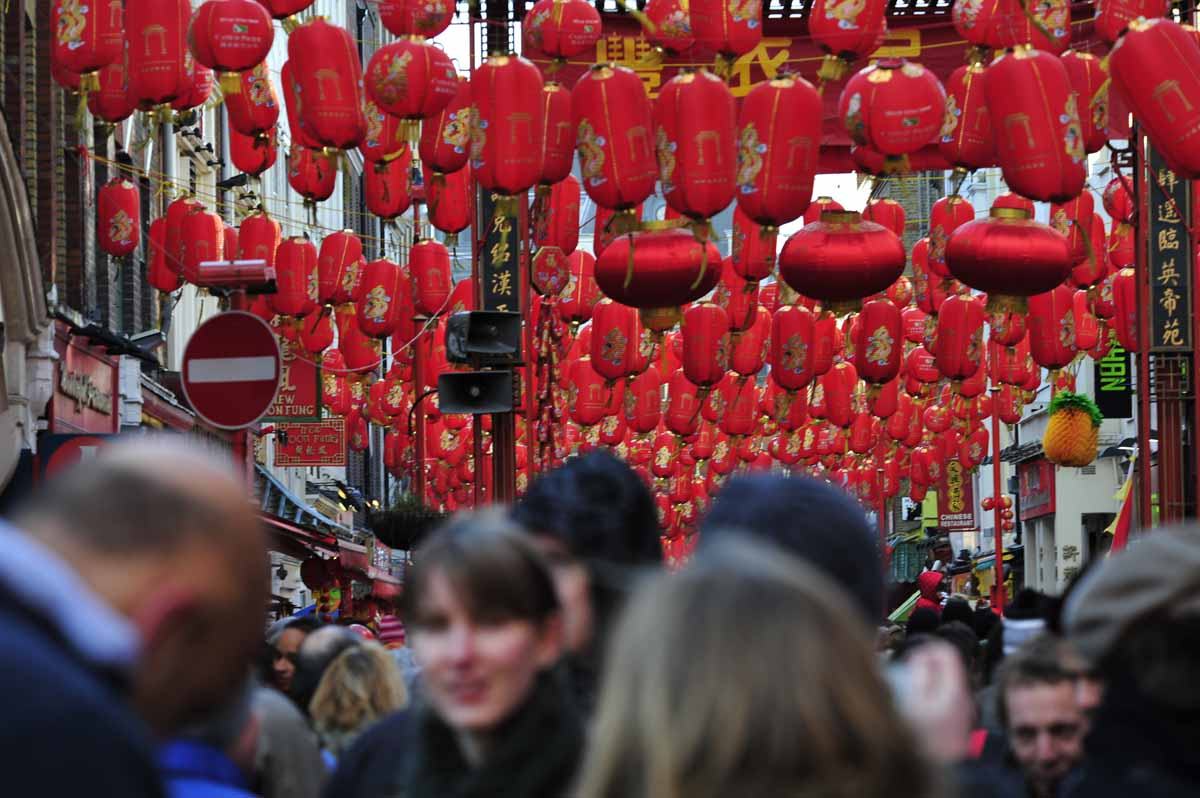 Если вы окажетесь в Лондоне примерно в то же время, не пропустите посещение - празднование китайского Нового года в Лондоне - самое большое за пределами Азии