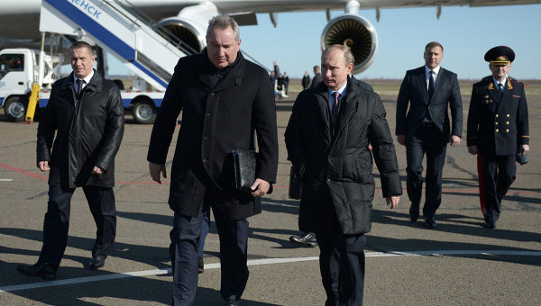 В ході поїздки на космодром «Східний» Володимир Путін заявив про порушення термінів виконання низки проектів з космодрому і дозволив перенести перший пуск з «Східного» на 2016 рік